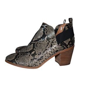 Dolce Vita Snakeskin Booties Size 9